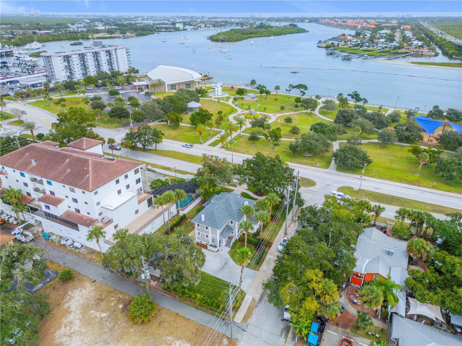 214 S RIVERSIDE DR, NEW SMYRNA BEACH, FL — photo 2