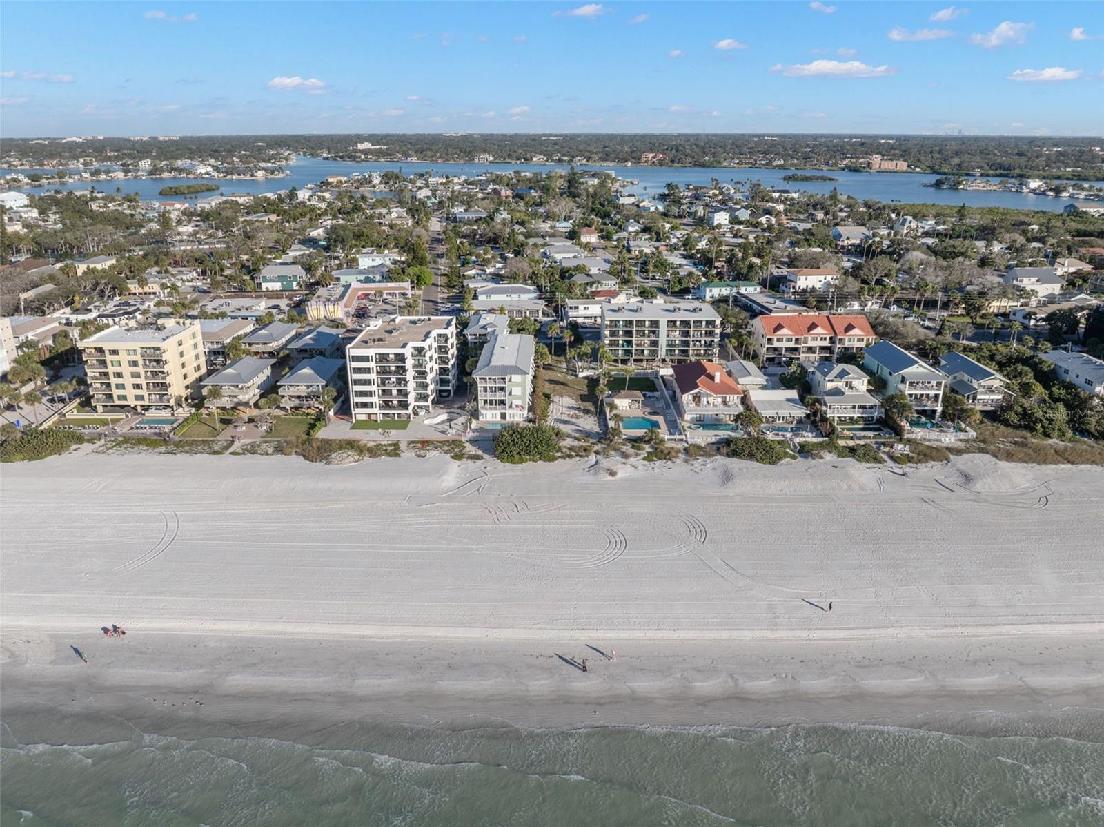 1306 GULF BLVD, INDIAN ROCKS BEACH, FL — photo 2