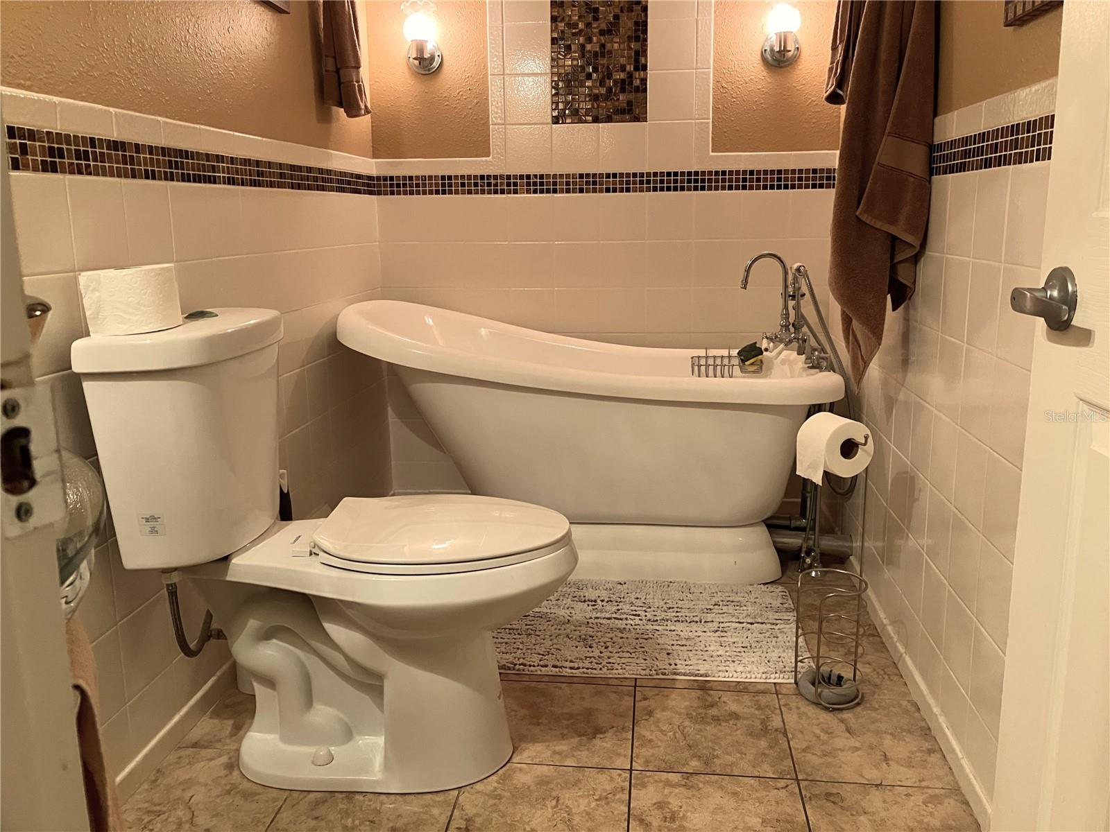 2015 VISTA DEL SOL CIR #108, LUTZ, FL — photo 16