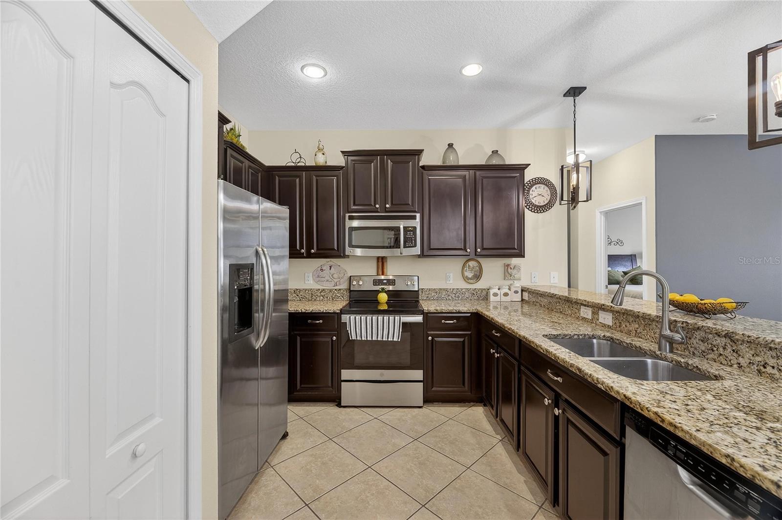 20041 SATIN LEAF AVE, TAMPA, FL — photo 3