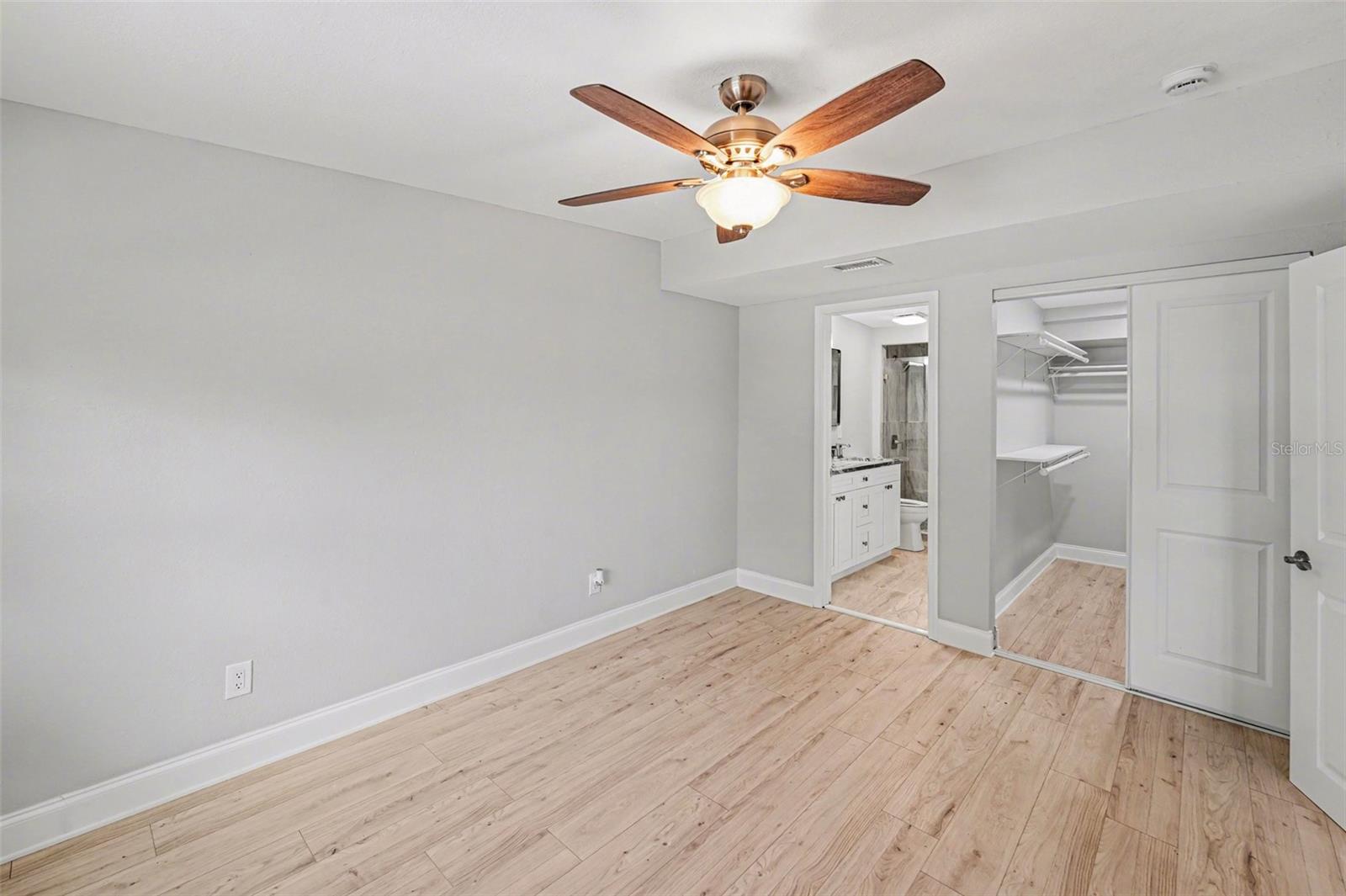 2162 BARCELONA DR, CLEARWATER, FL — photo 10
