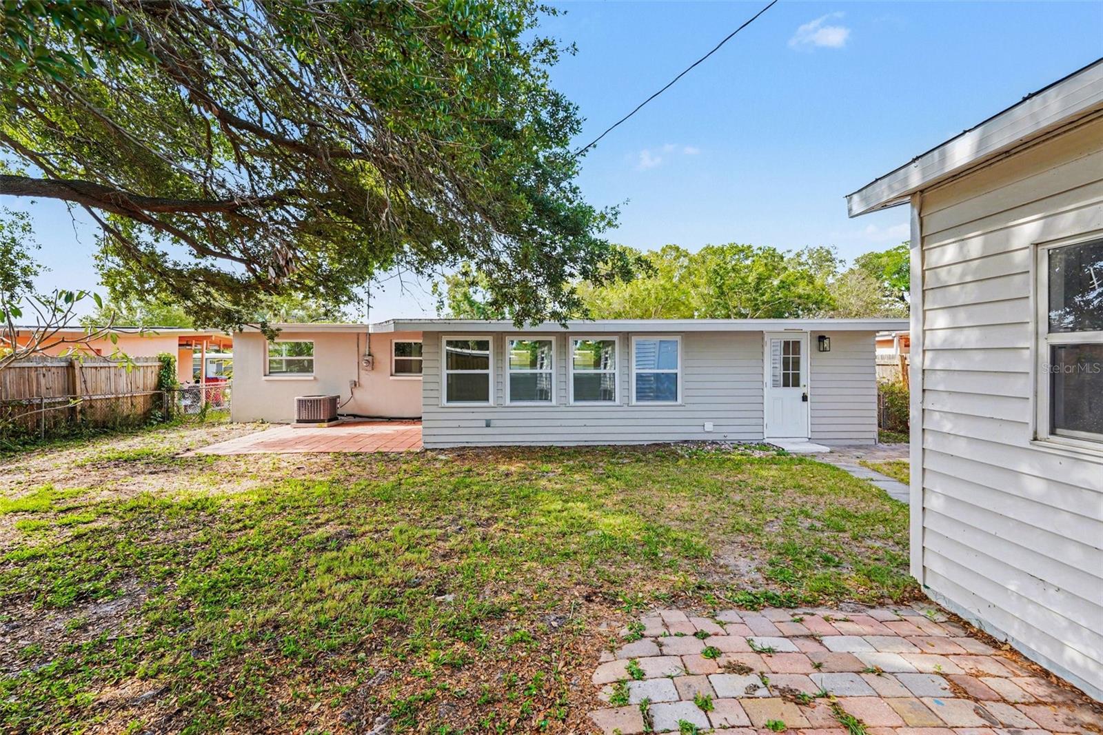 2162 BARCELONA DR, CLEARWATER, FL — photo 22