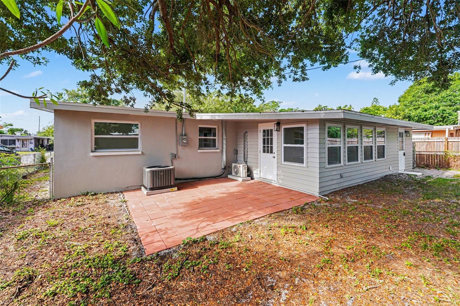 2162 BARCELONA DR, CLEARWATER, FL — photo 23