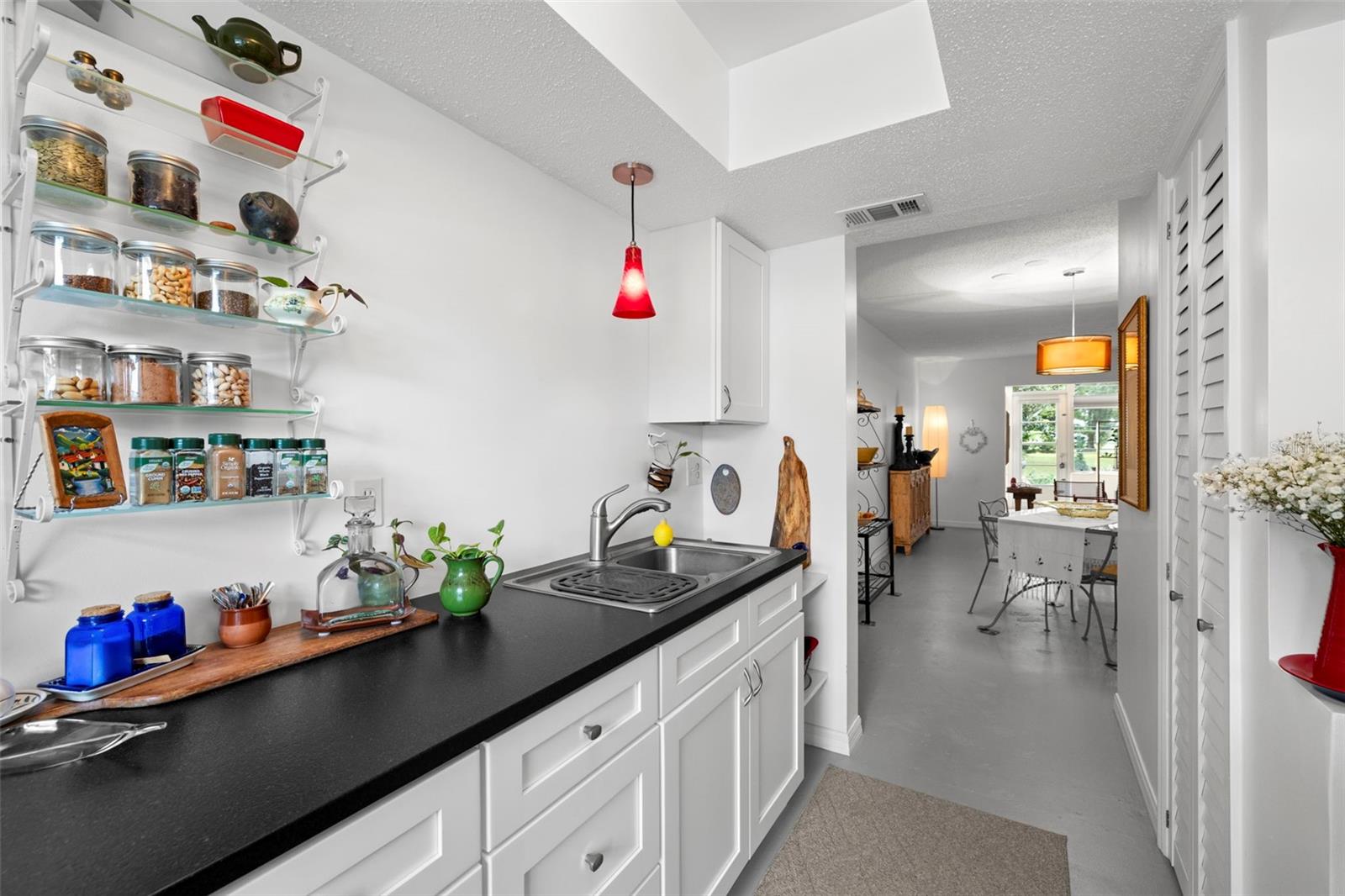 300 CLYDE LN #106, DUNEDIN, FL — photo 8