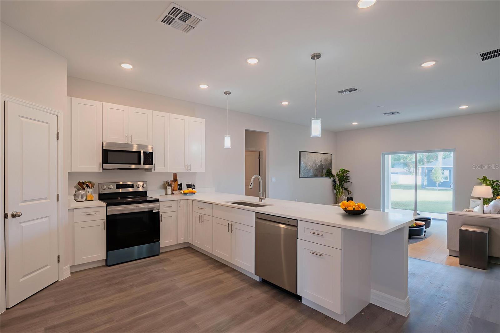 834 N JOANNA AVE, TAVARES, FL — photo 11
