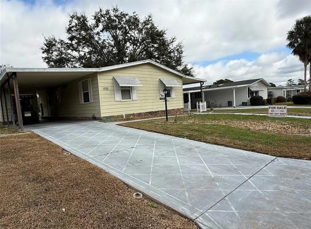 1532 W SCHWARTZ BLVD, LADY LAKE, FL