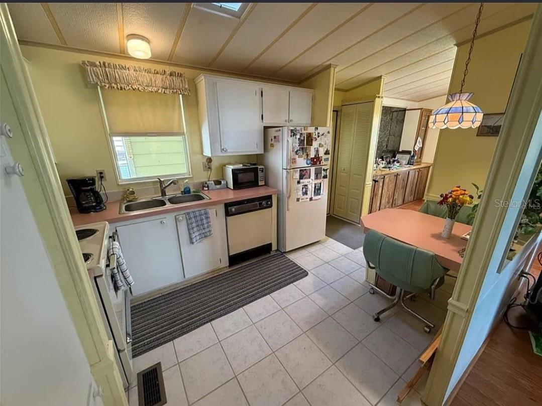 1532 W SCHWARTZ BLVD, LADY LAKE, FL — photo 14