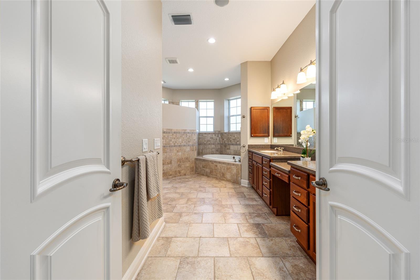 1568 BLACK LAKE DR, THE VILLAGES, FL — photo 35