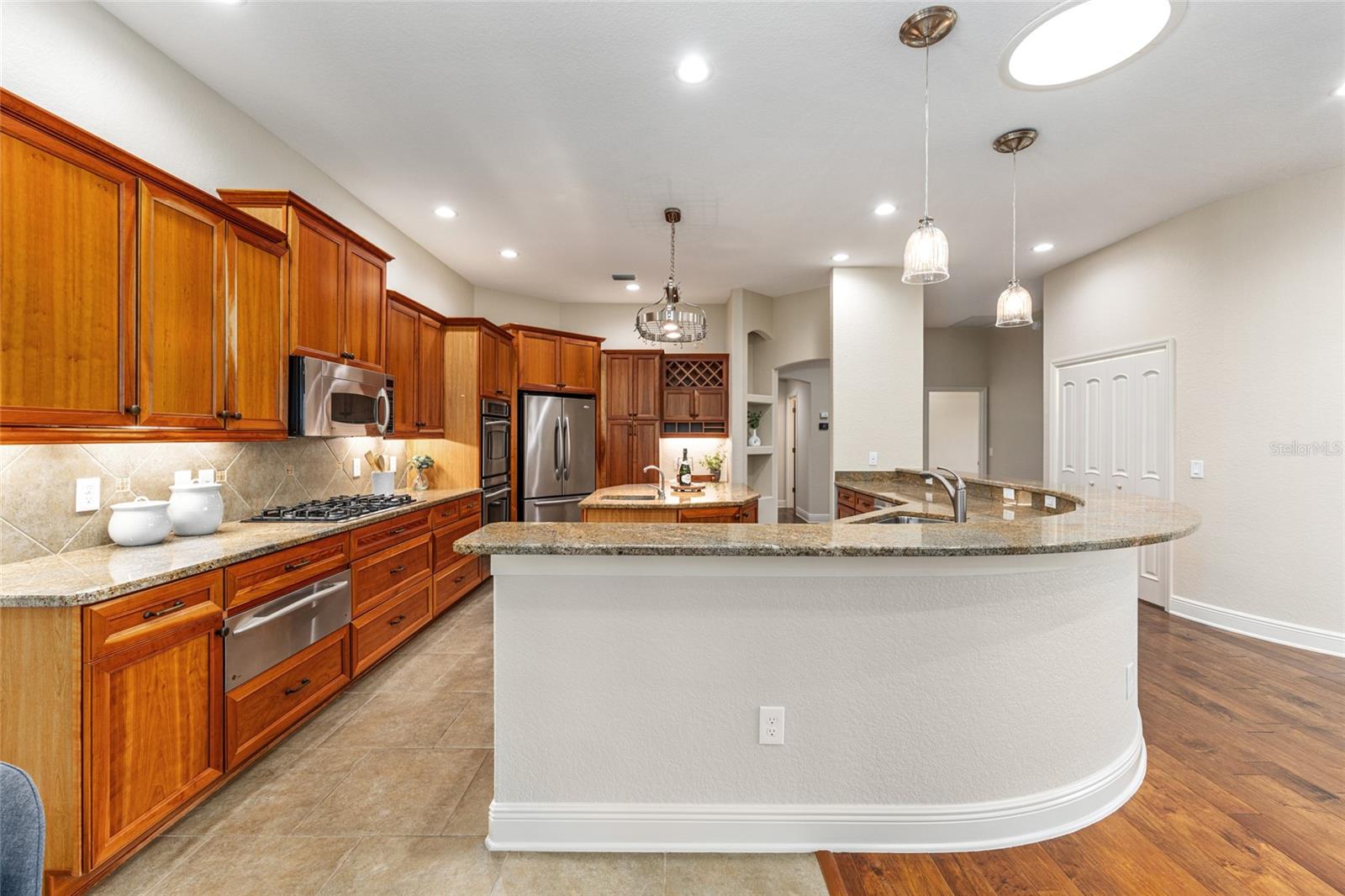 1568 BLACK LAKE DR, THE VILLAGES, FL — photo 46