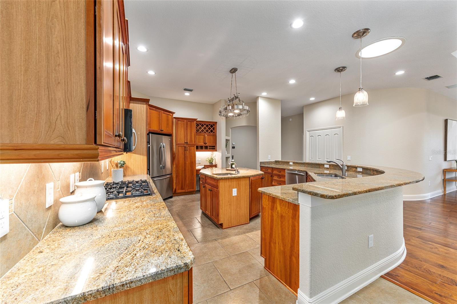 1568 BLACK LAKE DR, THE VILLAGES, FL — photo 47