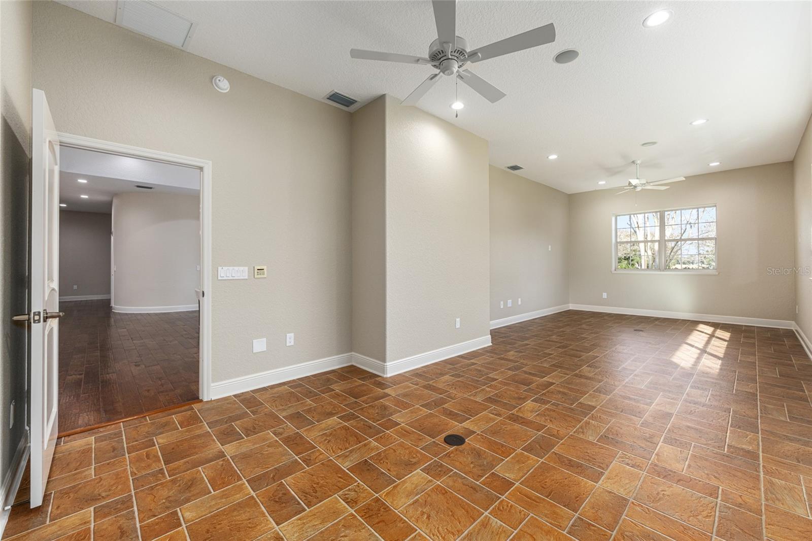 1568 BLACK LAKE DR, THE VILLAGES, FL — photo 57