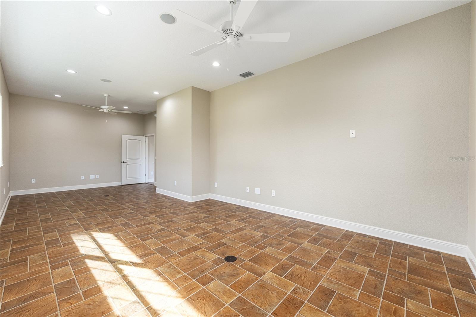 1568 BLACK LAKE DR, THE VILLAGES, FL — photo 59