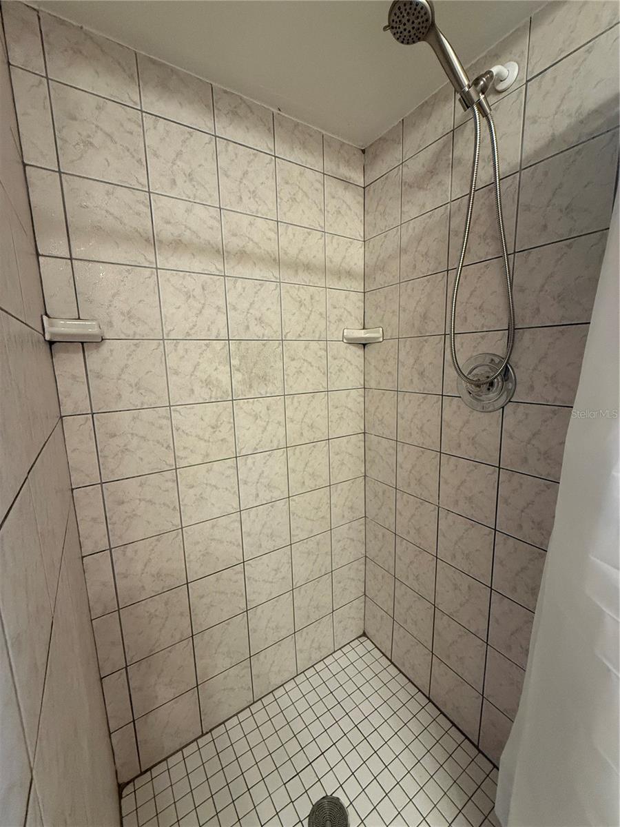 2987 N BISCAYNE DR, NORTH PORT, FL — photo 39