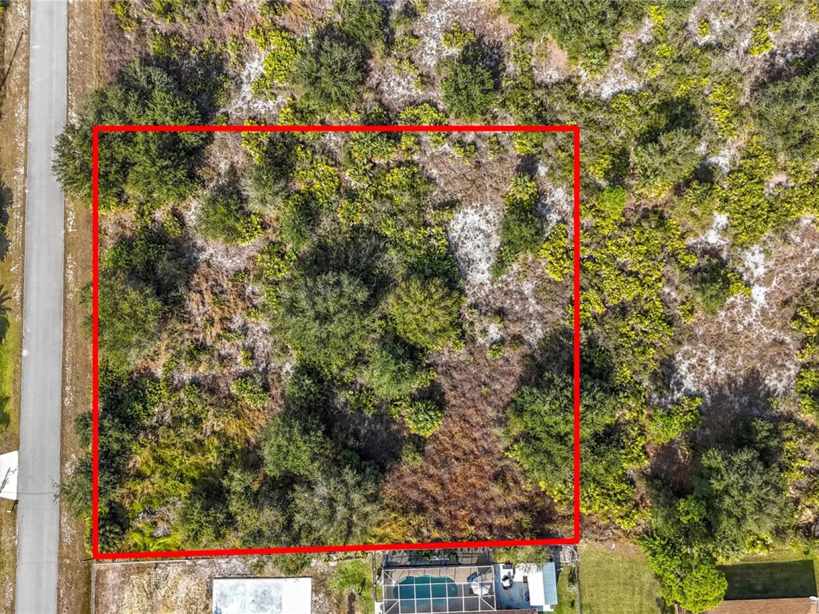 904 LAKE AVE, LEHIGH ACRES, FL — photo 1
