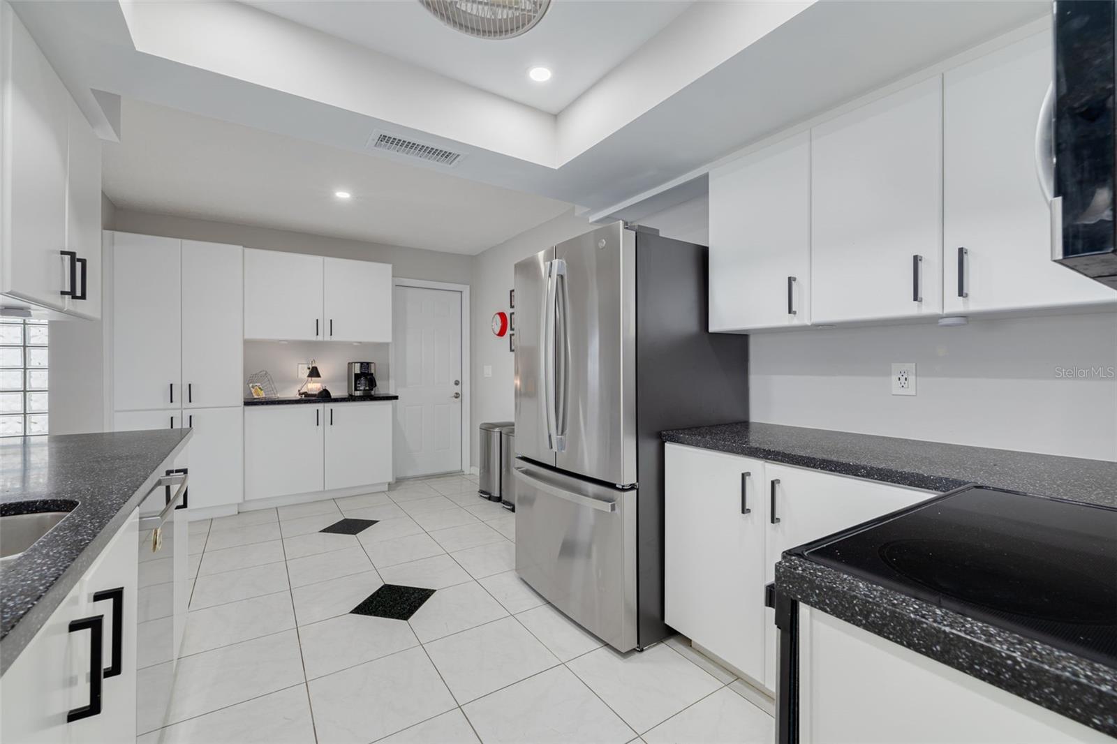 9705 MAINLANDS BLVD W, PINELLAS PARK, FL — photo 21