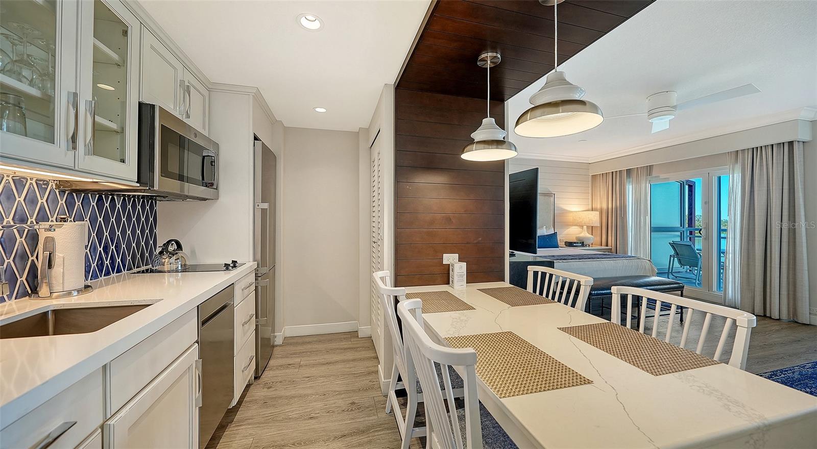 225 SANDS POINT RD #7205, LONGBOAT KEY, FL — photo 12