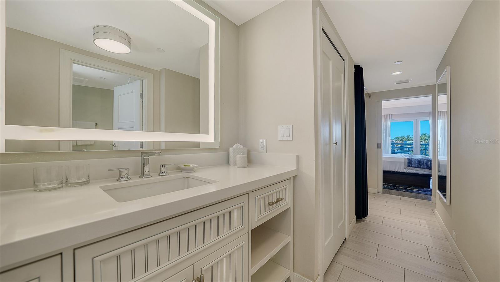 225 SANDS POINT RD #7205, LONGBOAT KEY, FL — photo 17