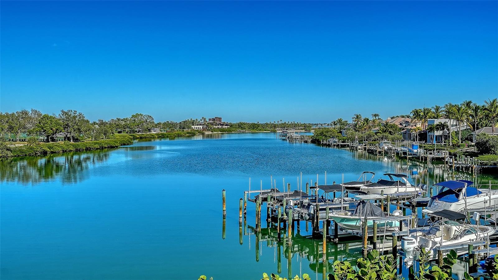 225 SANDS POINT RD #7205, LONGBOAT KEY, FL — photo 20