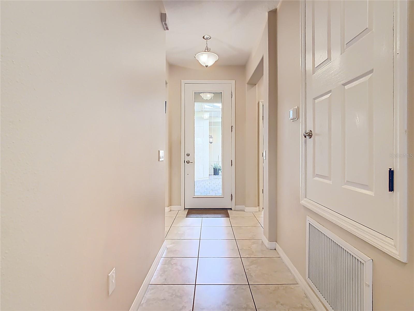 2472 PALM TREE DR, KISSIMMEE, FL — photo 11
