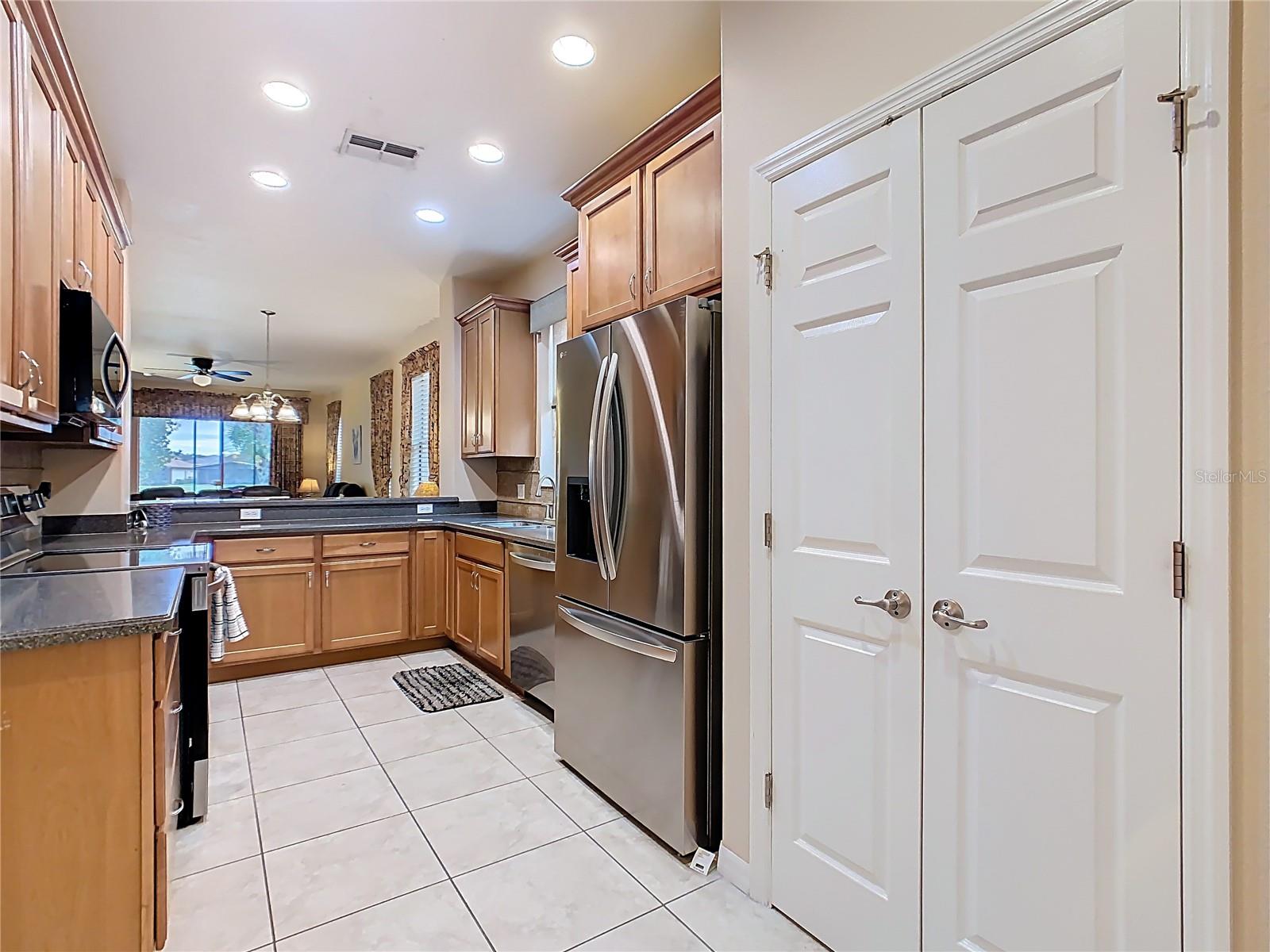 2472 PALM TREE DR, KISSIMMEE, FL — photo 13