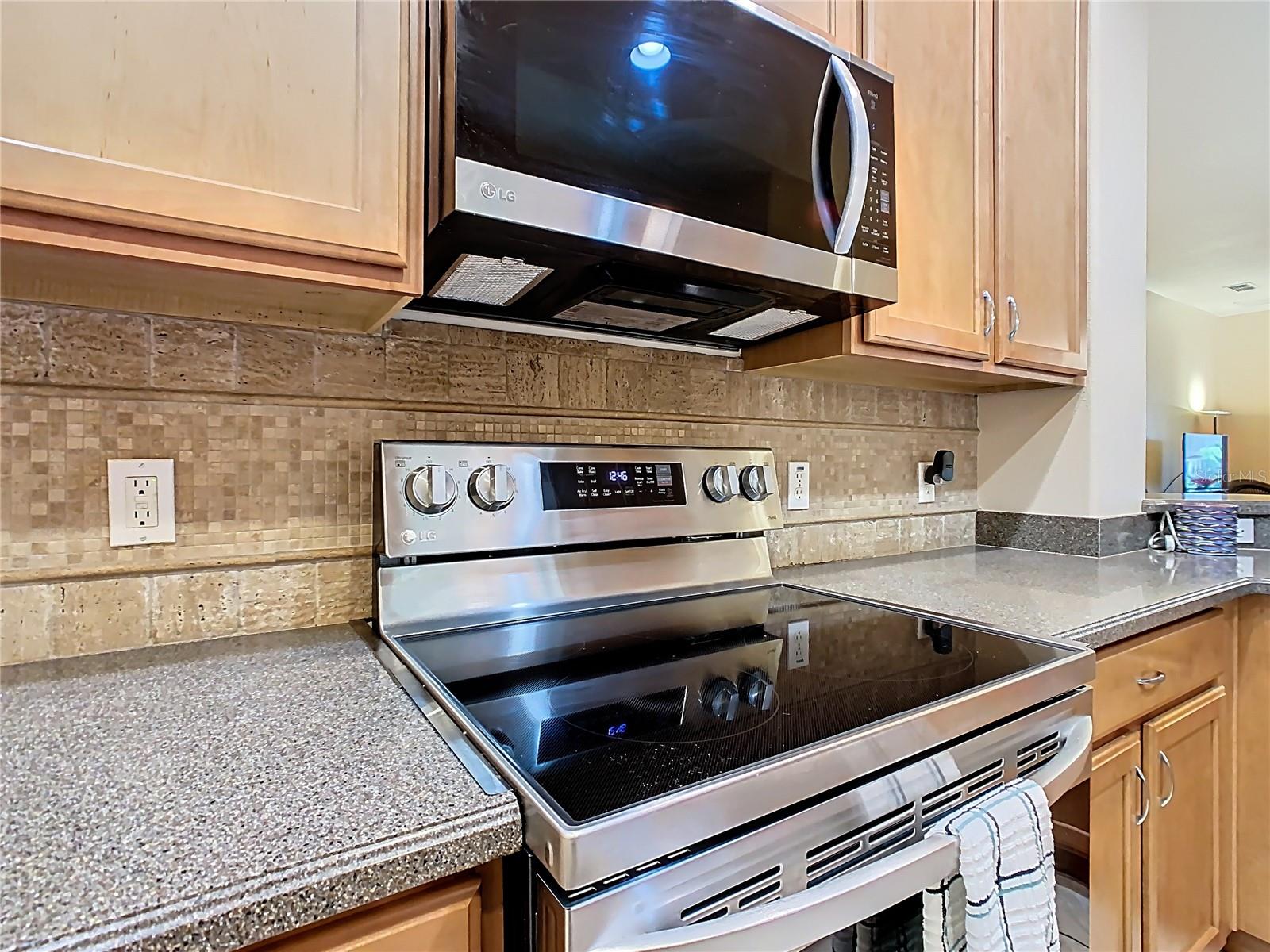 2472 PALM TREE DR, KISSIMMEE, FL — photo 14