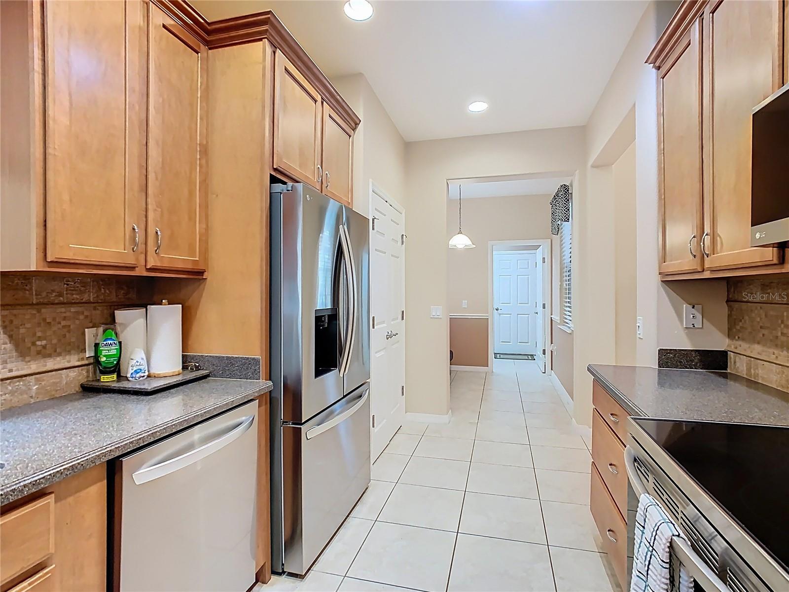 2472 PALM TREE DR, KISSIMMEE, FL — photo 16