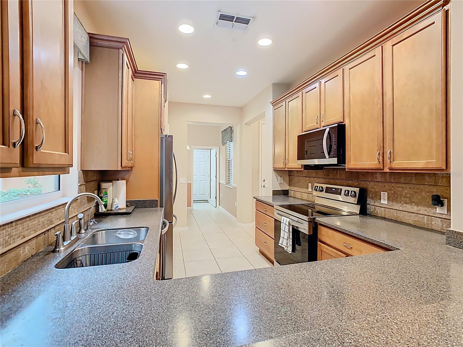 2472 PALM TREE DR, KISSIMMEE, FL — photo 20