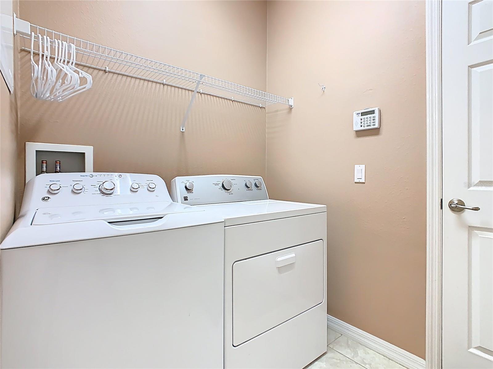 2472 PALM TREE DR, KISSIMMEE, FL — photo 41