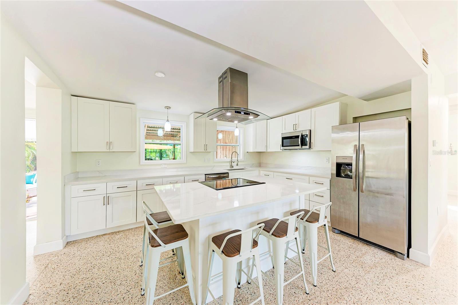 503 BAYVIEW DR, HOLMES BEACH, FL — photo 3