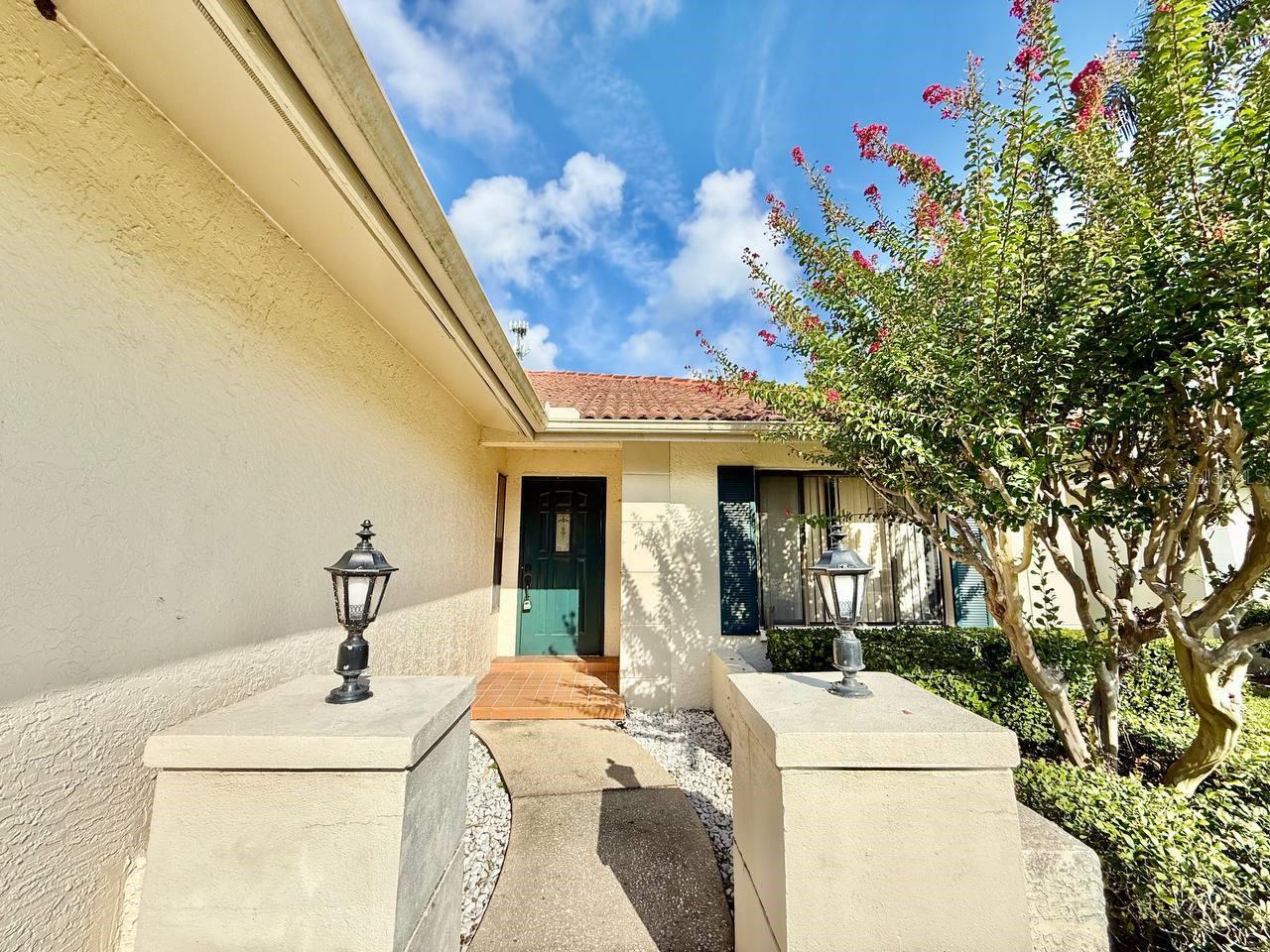 18308 AINTREE CT, TAMPA, FL — photo 2