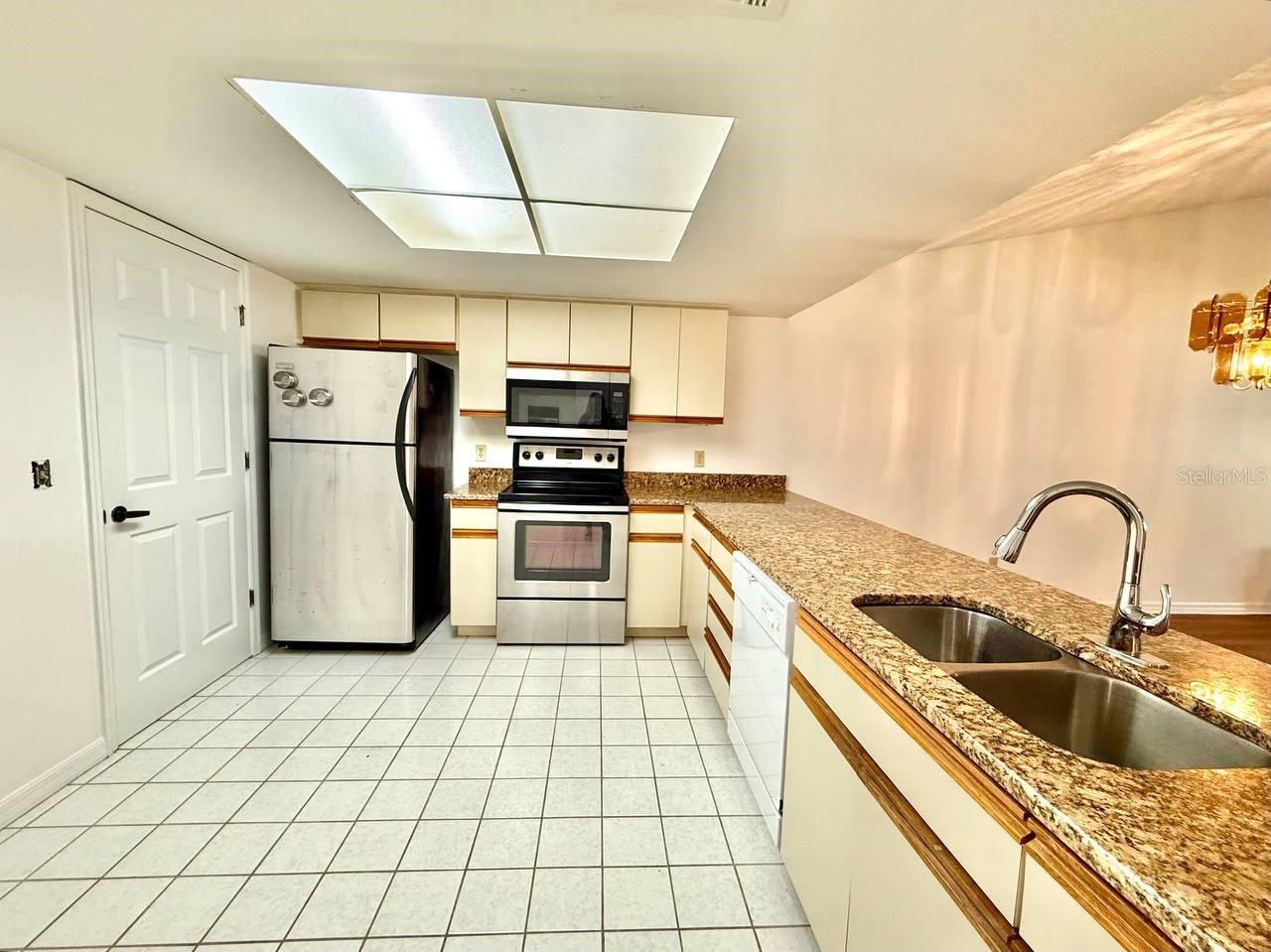18308 AINTREE CT, TAMPA, FL — photo 5