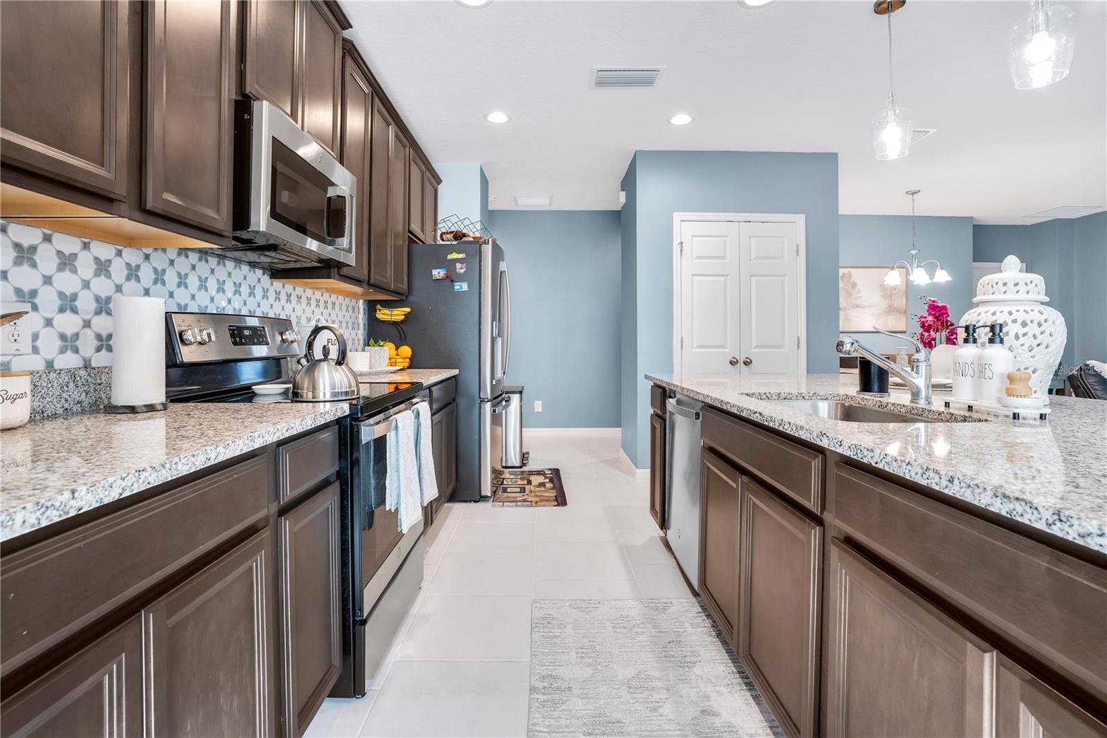 3034 SUNSCAPE TER, GROVELAND, FL — photo 15