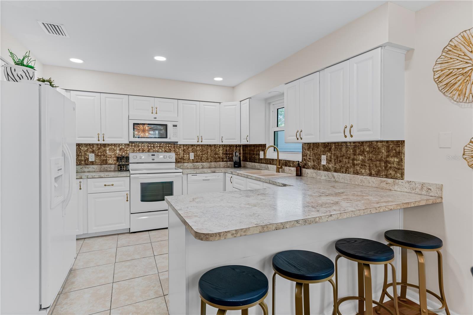 115 CANAL AVE #3, INDIAN ROCKS BEACH, FL — photo 22