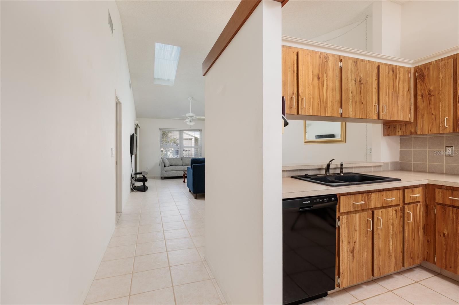 216 SUN VISTA CT S, TREASURE ISLAND, FL — photo 5