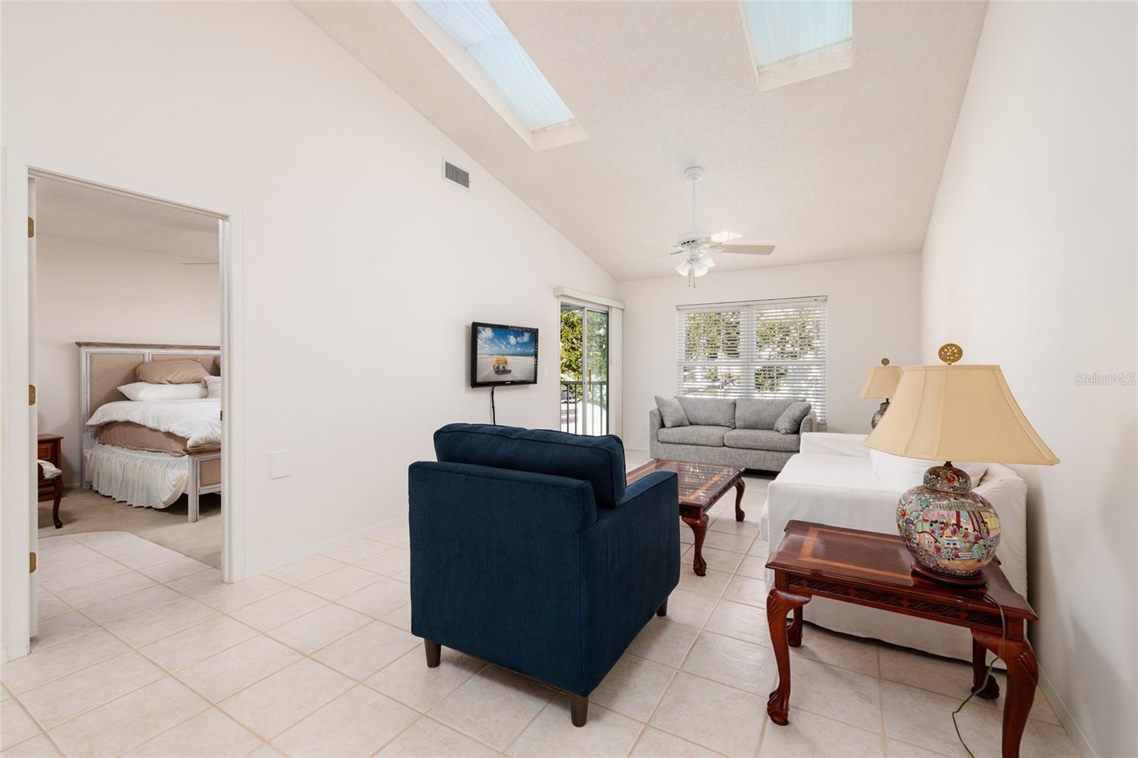 216 SUN VISTA CT S, TREASURE ISLAND, FL — photo 6