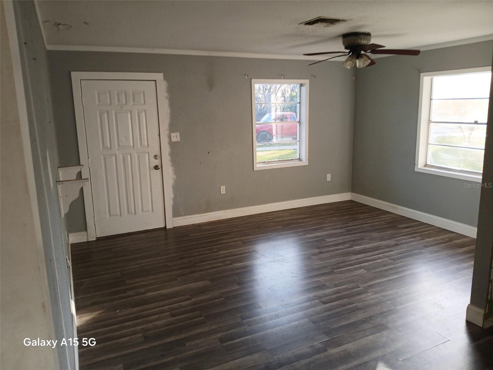 285 E LAKE ST, UMATILLA, FL — photo 9