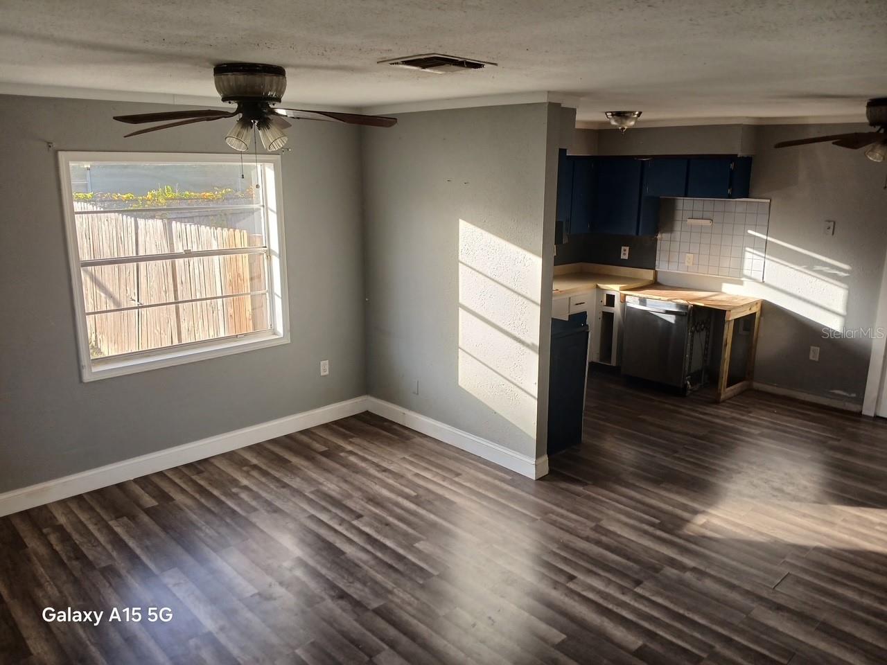 285 E LAKE ST, UMATILLA, FL — photo 13