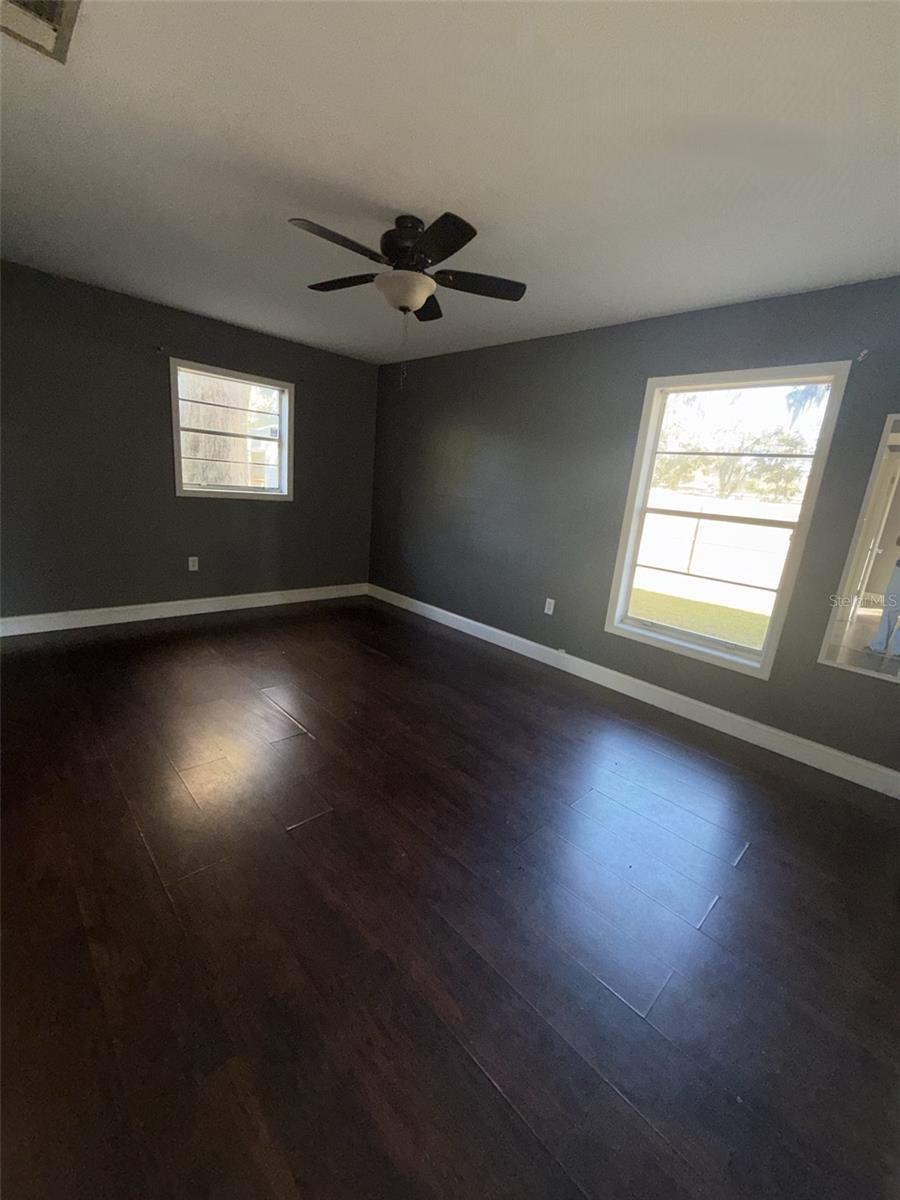 285 E LAKE ST, UMATILLA, FL — photo 23
