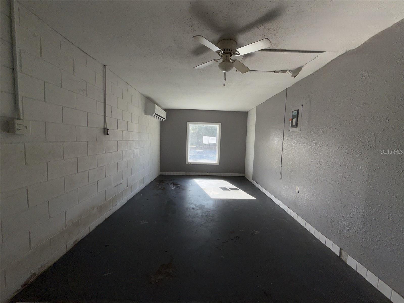 285 E LAKE ST, UMATILLA, FL — photo 43