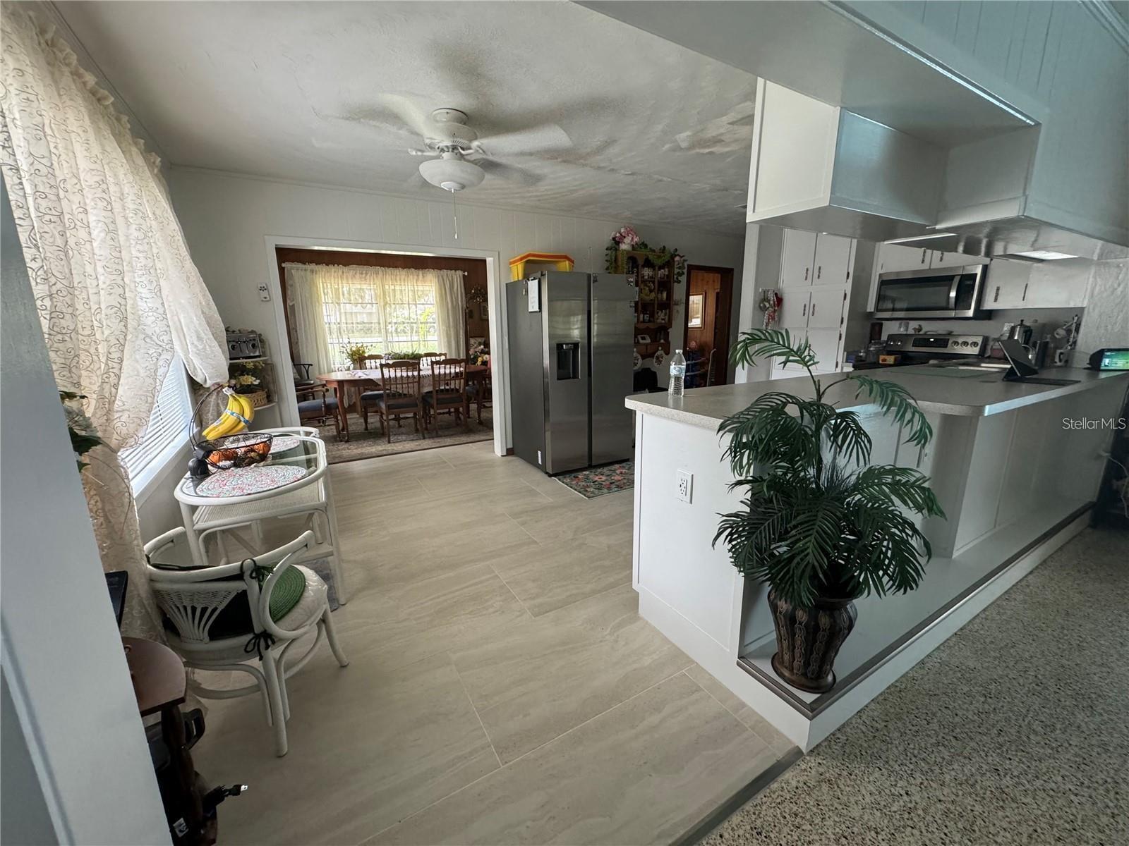 200 S MAIN AVE, MINNEOLA, FL — photo 2