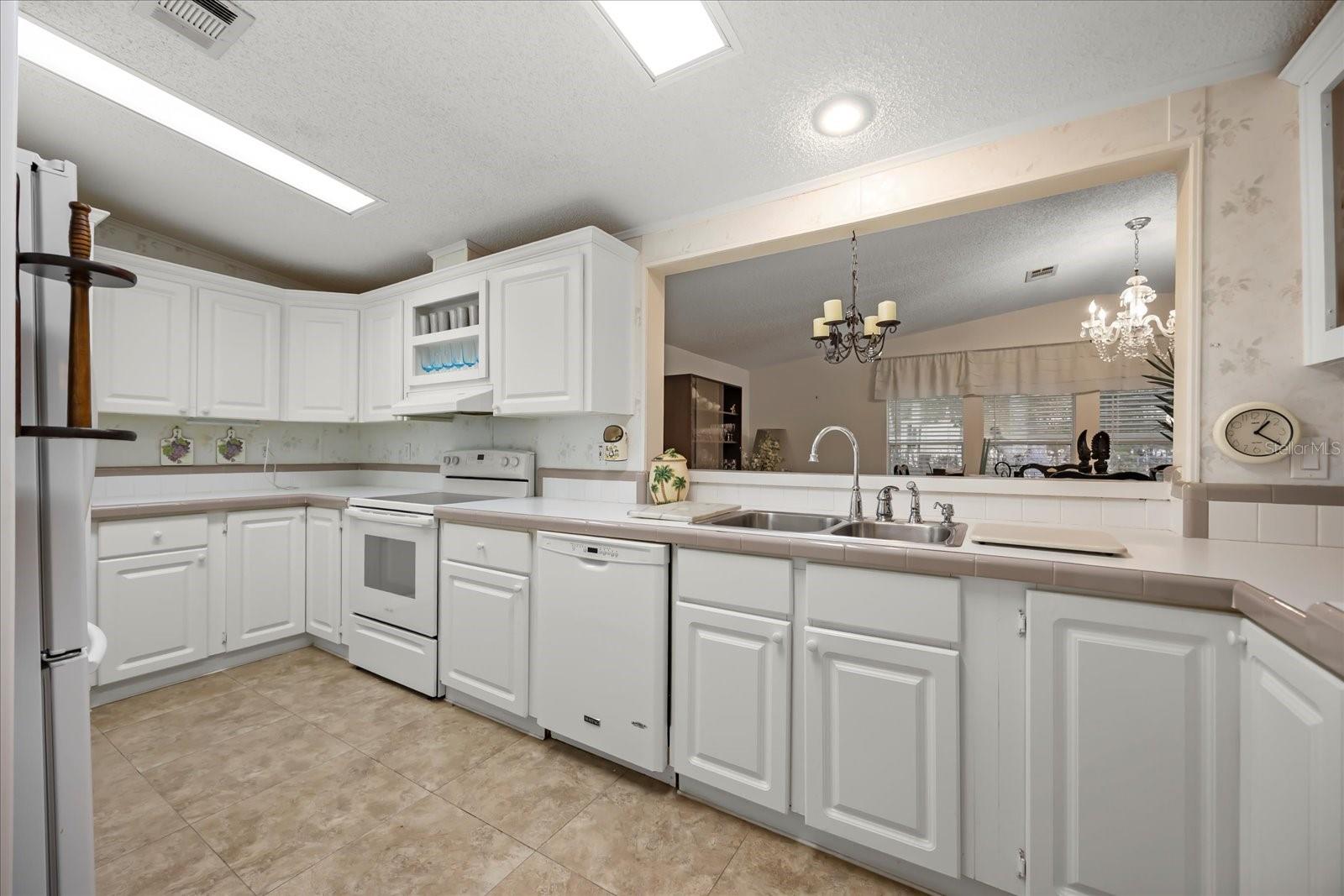 2632 LAKE GRASSMERE CIR #1854, ZELLWOOD, FL — photo 8