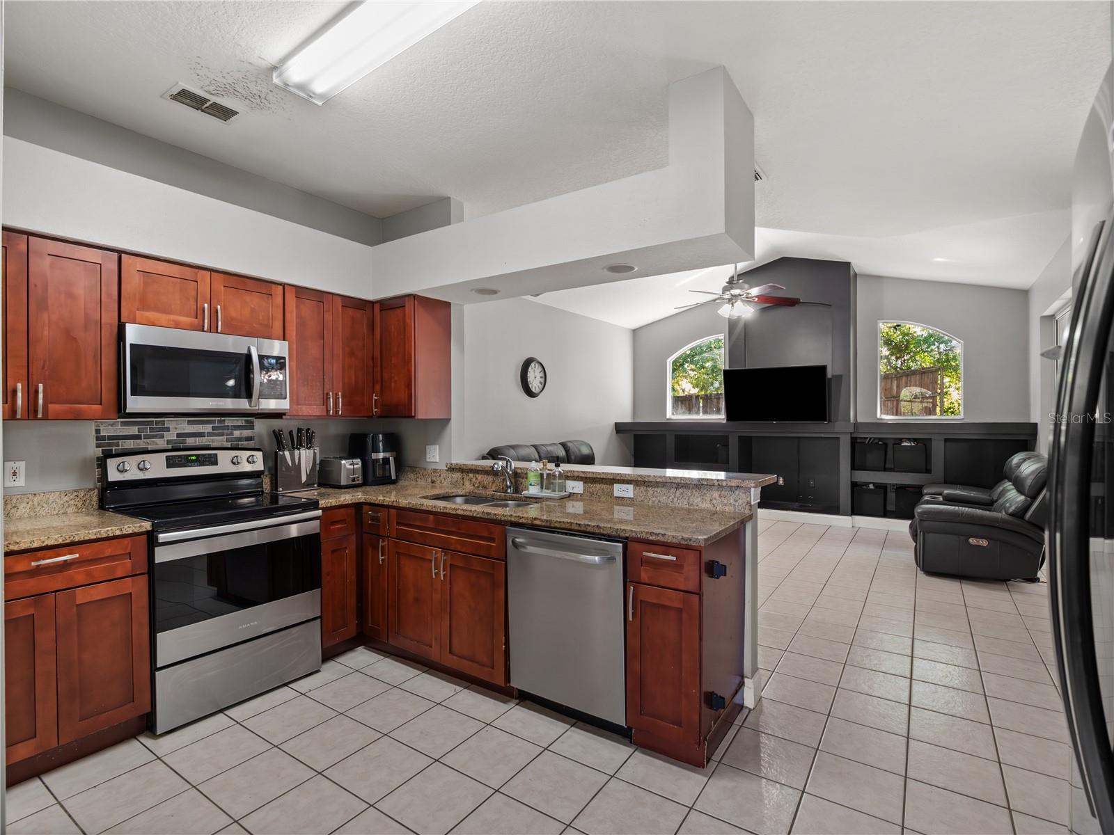 834 HIGH POINTE CIR, MINNEOLA, FL — photo 5