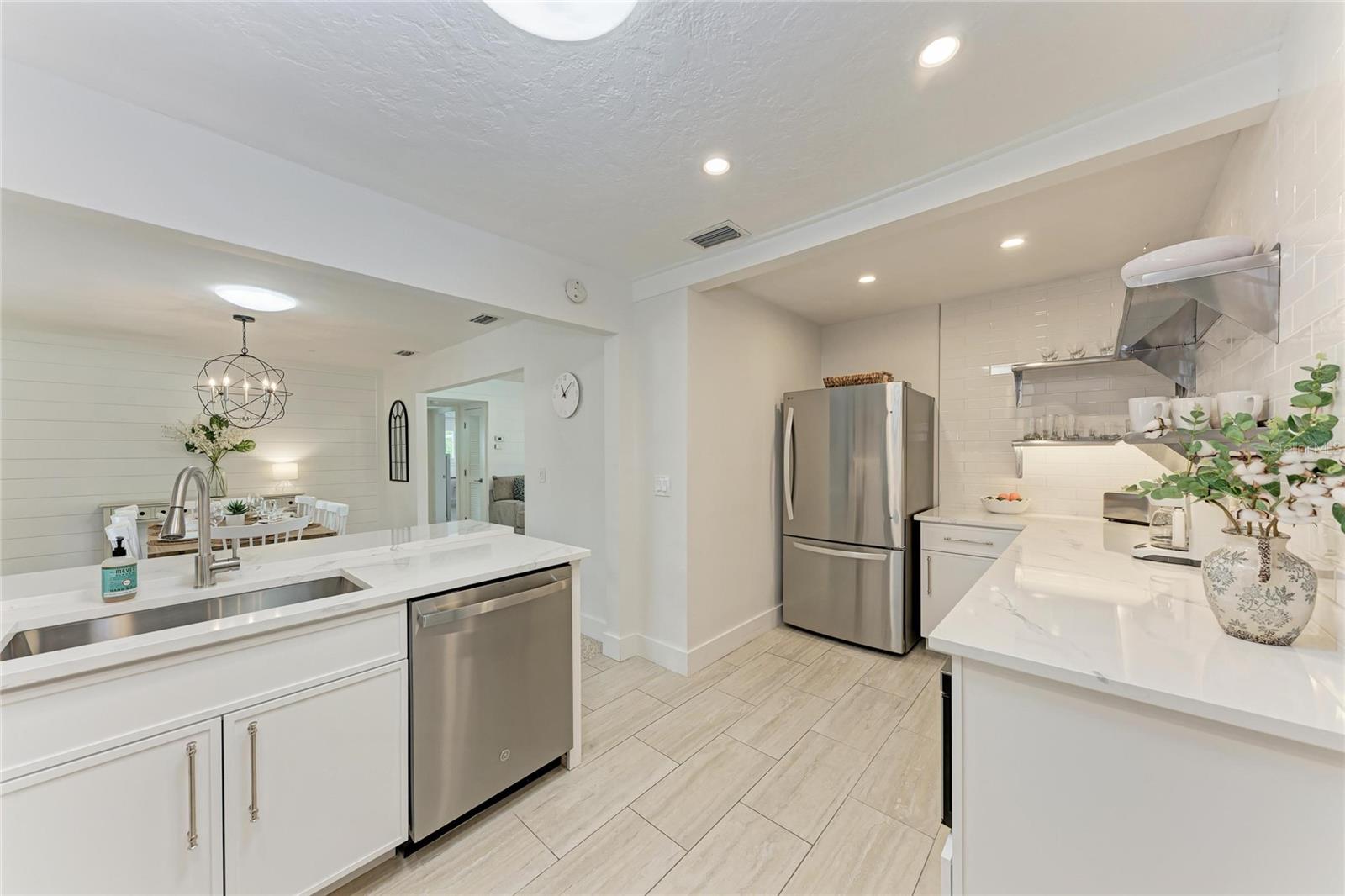 150 CRESCENT DR, ANNA MARIA, FL — photo 22