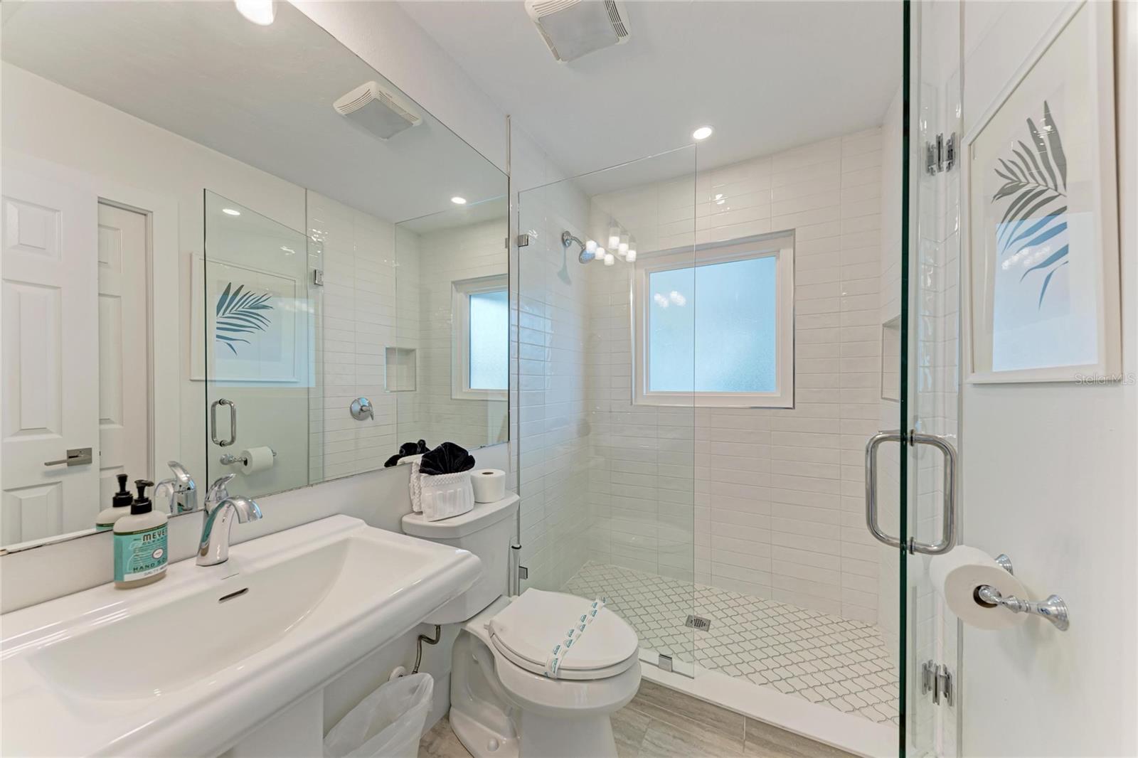 150 CRESCENT DR, ANNA MARIA, FL — photo 38