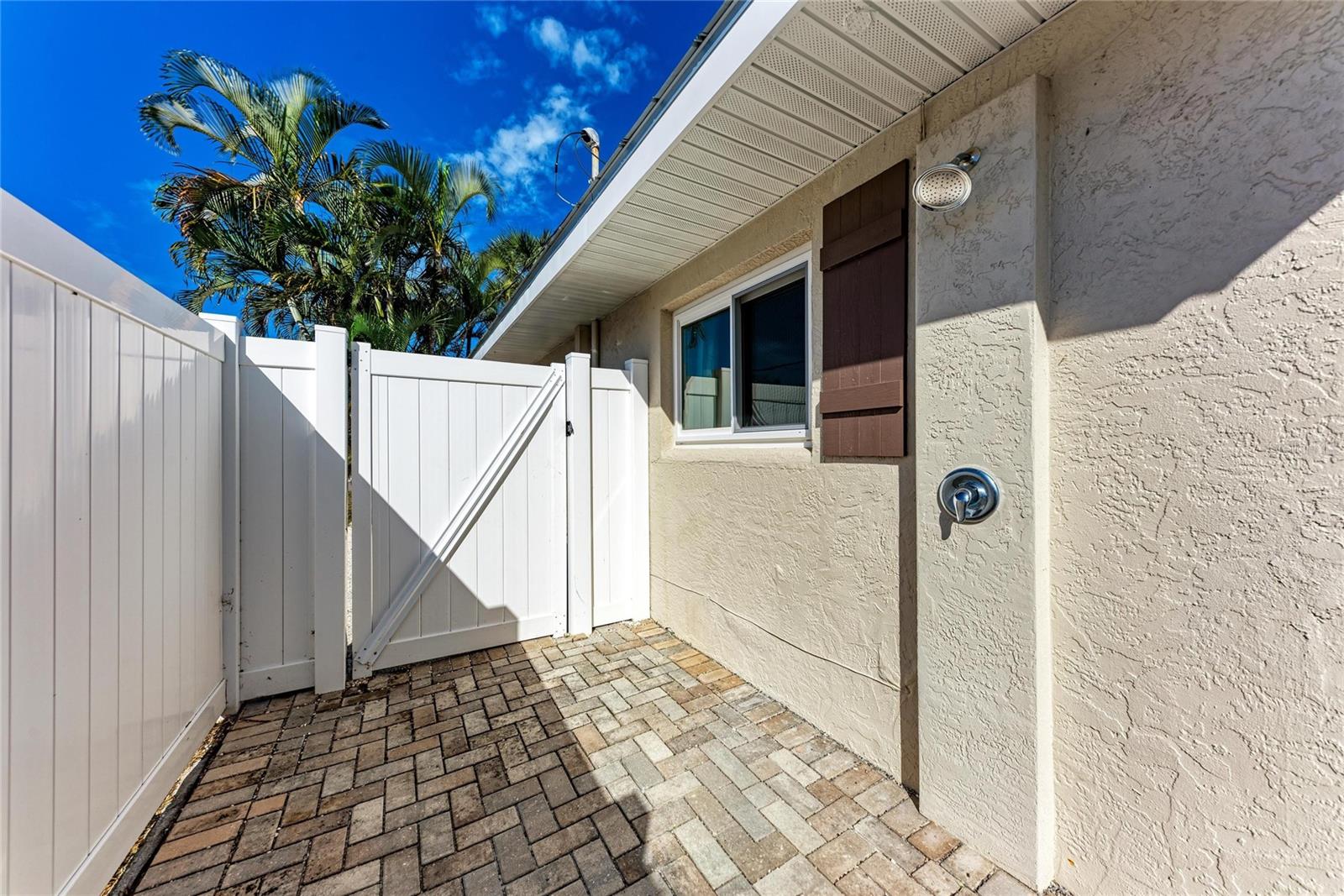 150 CRESCENT DR, ANNA MARIA, FL — photo 45
