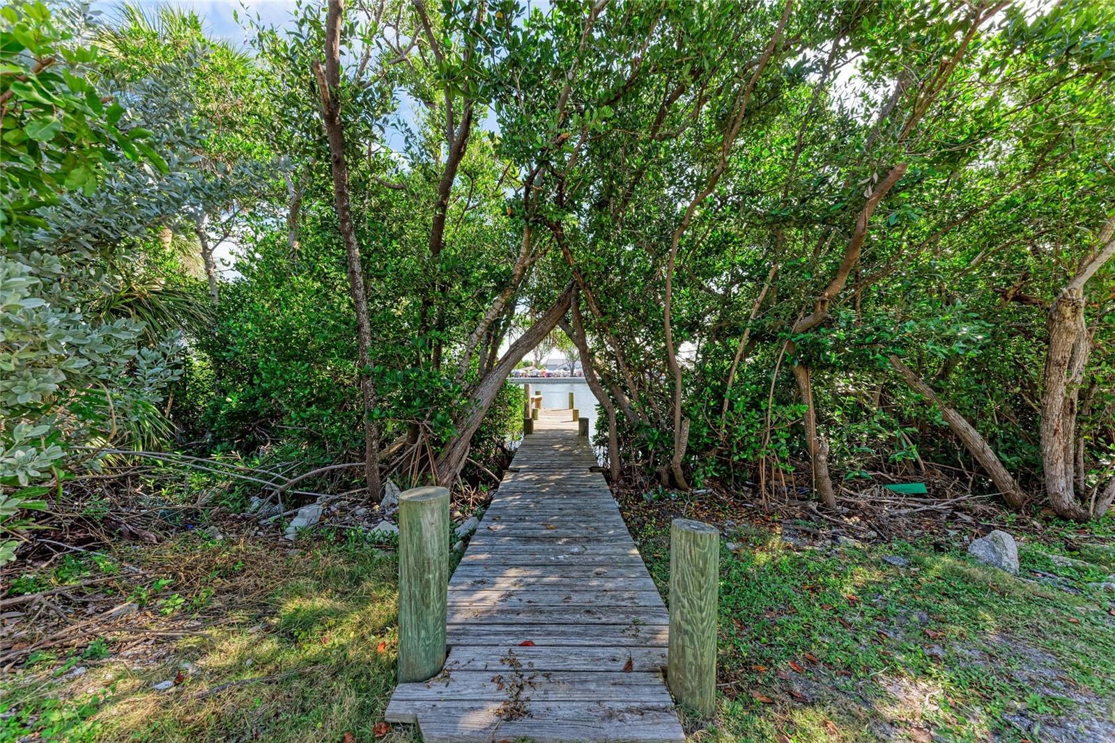 150 CRESCENT DR, ANNA MARIA, FL — photo 51