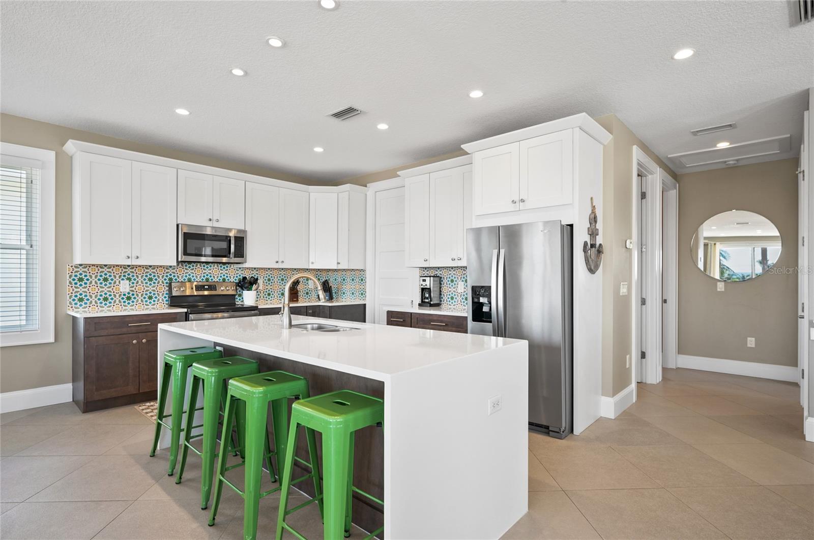 2201 AVENUE C, BRADENTON BEACH, FL — photo 8