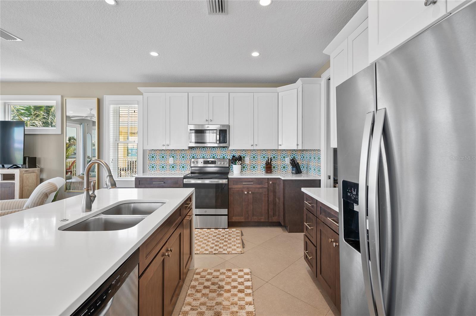 2201 AVENUE C, BRADENTON BEACH, FL — photo 9