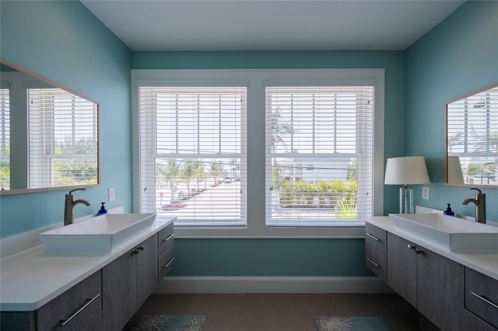 2201 AVENUE C, BRADENTON BEACH, FL — photo 39