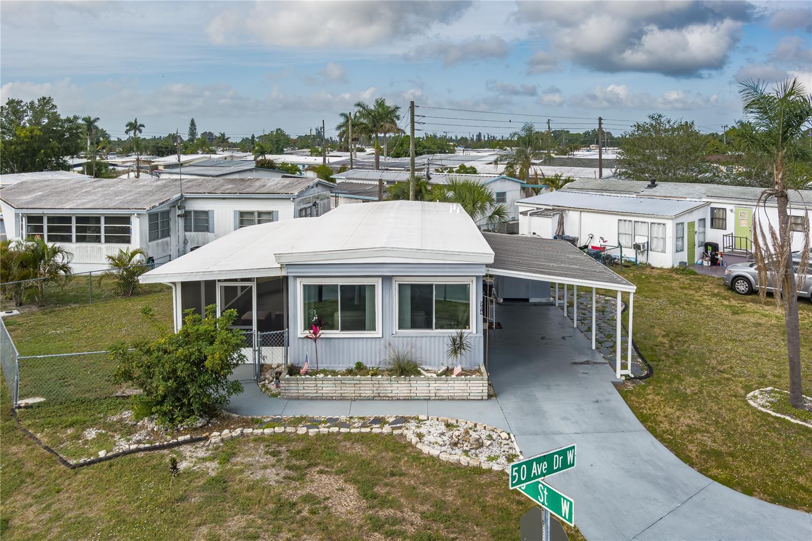 504 50TH AVENUE DR W, BRADENTON, FL